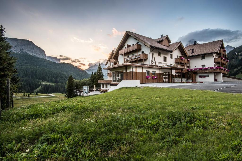 Hotel Arlara Corvara Exteriör bild